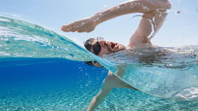 How to swim the crawl without getting tired?